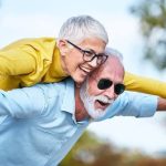 Mutuelle senior en 2026 : faut-il vraiment payer plus cher pour être mieux couvert ?